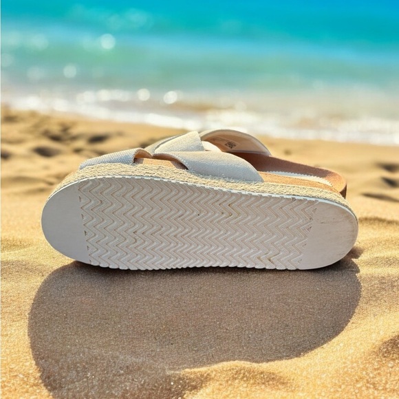 Tom’s Paloma Cross Strap Slide. Size 6. Great Condition. - Picture 6 of 7